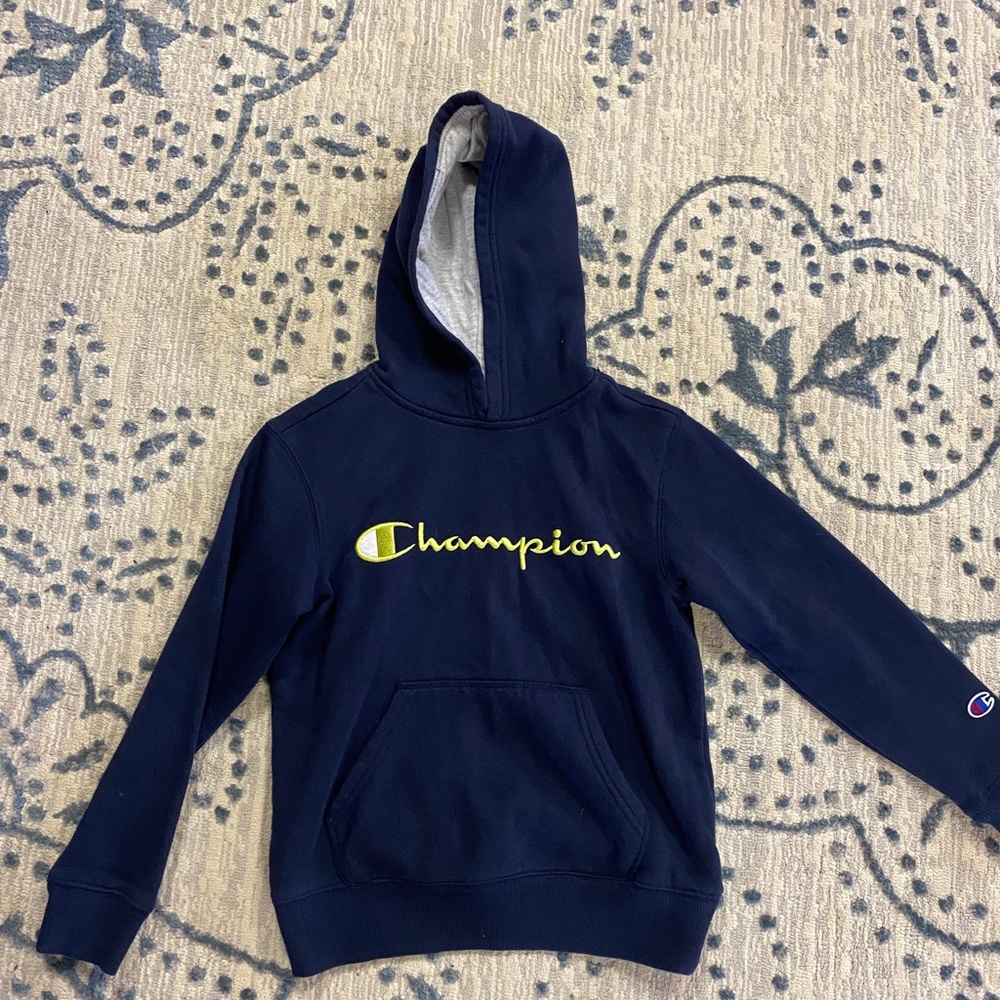 champion size small hoodie